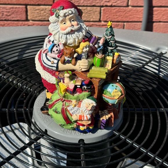 Fitz and Floyd Santa and toys musical plays We Wish You a Merry Christmas. It wo - Picture 2 of 12